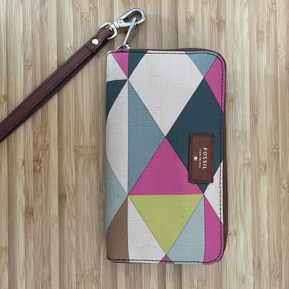 Colour block Fossil Wallet Wristlet - Picture 1 of 4